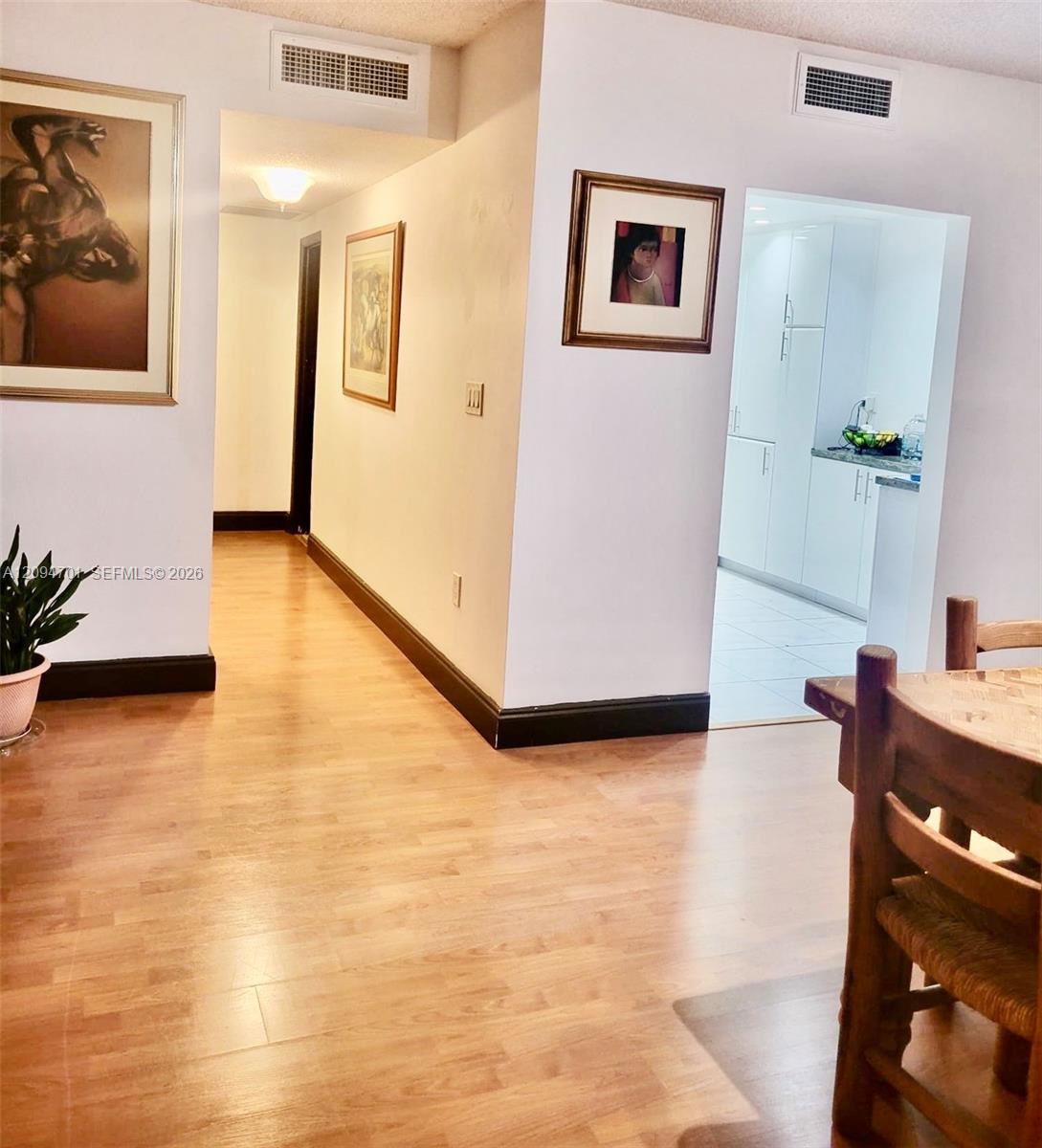 1923 2 / 2 1220 sq. ft. $ 2026-09-23 0 foto