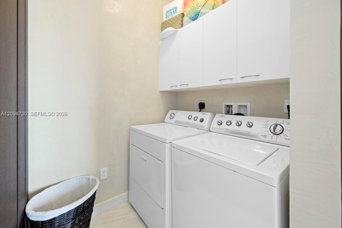 3806 3 / 4 2327 sq. ft. $ 2026-09-23 0 foto