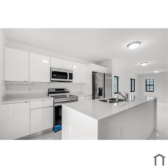   /   кв.футов $ 2026-09-24 0 Фото