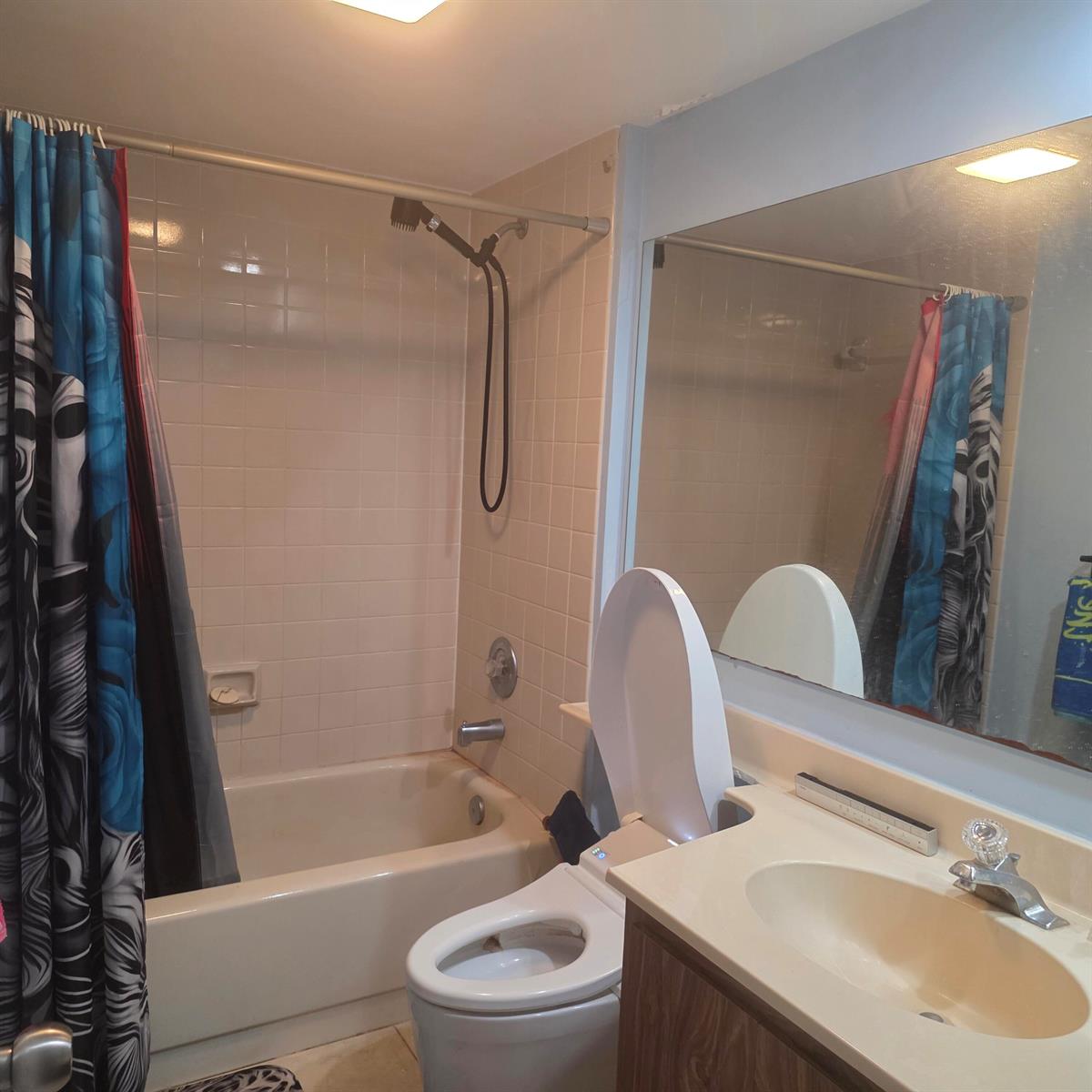 305 2 / 2 1437 sq. ft. $ 2026-09-25 0 foto