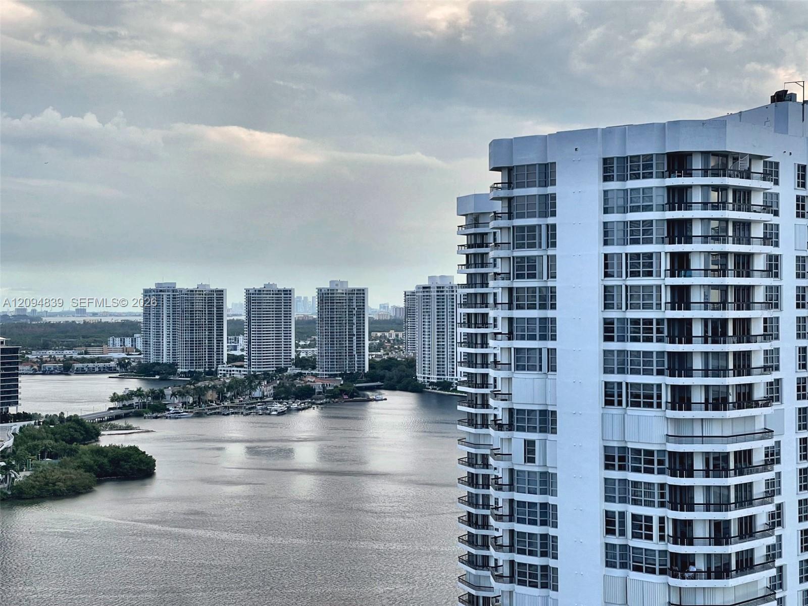 Photo 4 of Mystic Pointe Dr