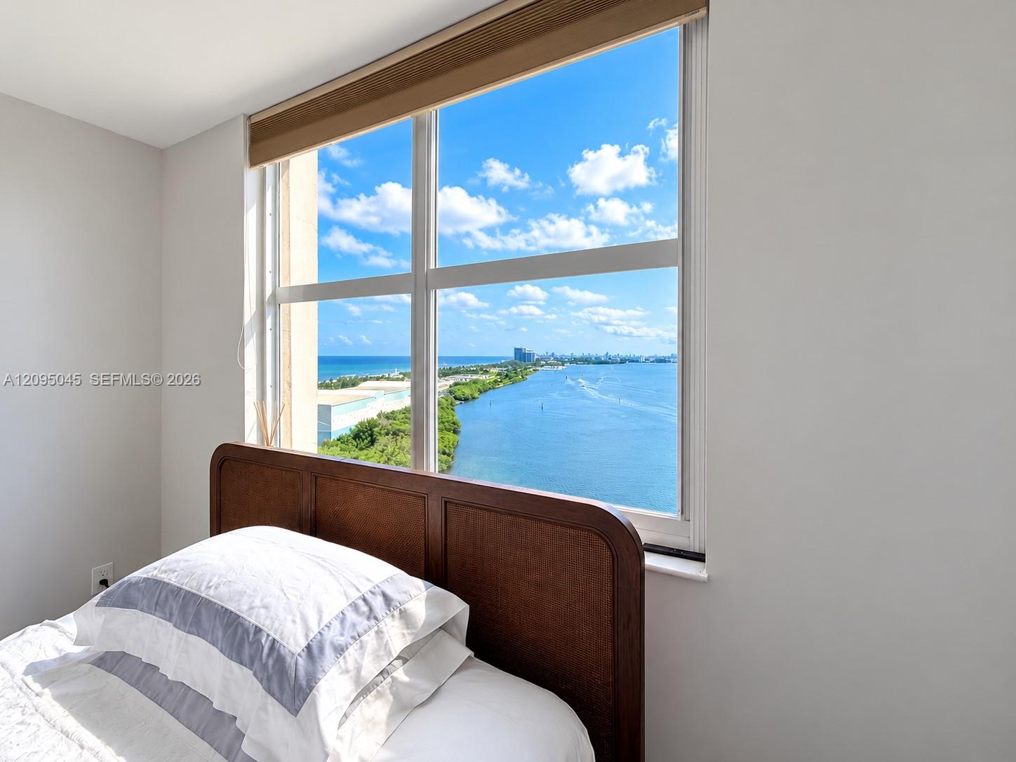 2014 1 / 2 762 sq. ft. $ 2026-09-24 0 foto