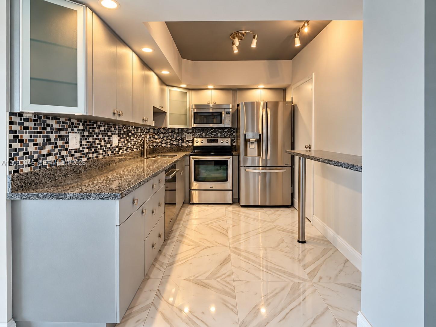 2014 1 / 2 762 sq. ft. $ 2026-09-24 0 foto