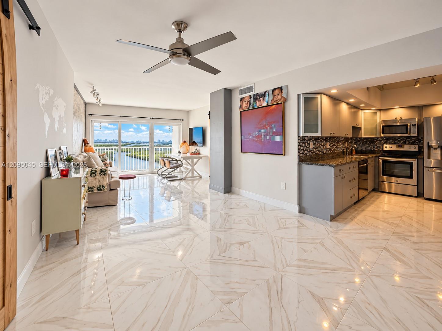 2014 1 / 2 762 sq. ft. $ 2026-09-24 0 foto