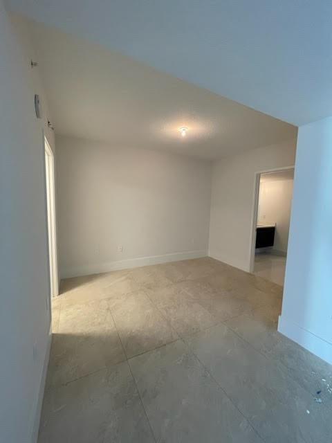 803 2 / 3 1524 sq. ft. $ 2026-09-28 0 Photo