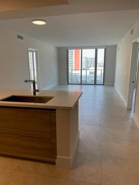 803 2 / 3 1524 sq. ft. $ 2026-09-28 0 Photo