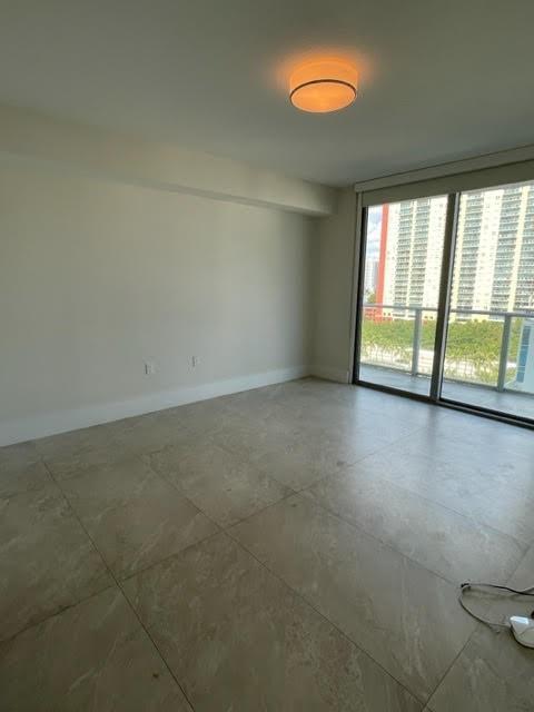 803 2 / 3 1524 sq. ft. $ 2026-09-28 0 Photo