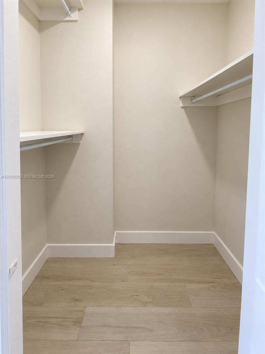 621 2 / 2 1350 sq. ft. $ 2026-09-24 0 Photo