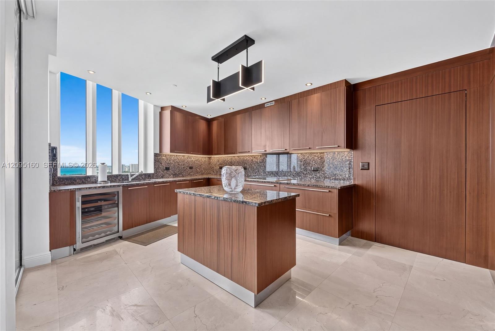 See details 2606 3 / 4 2327 sq. ft. $ 2026-09-24 0 Photo