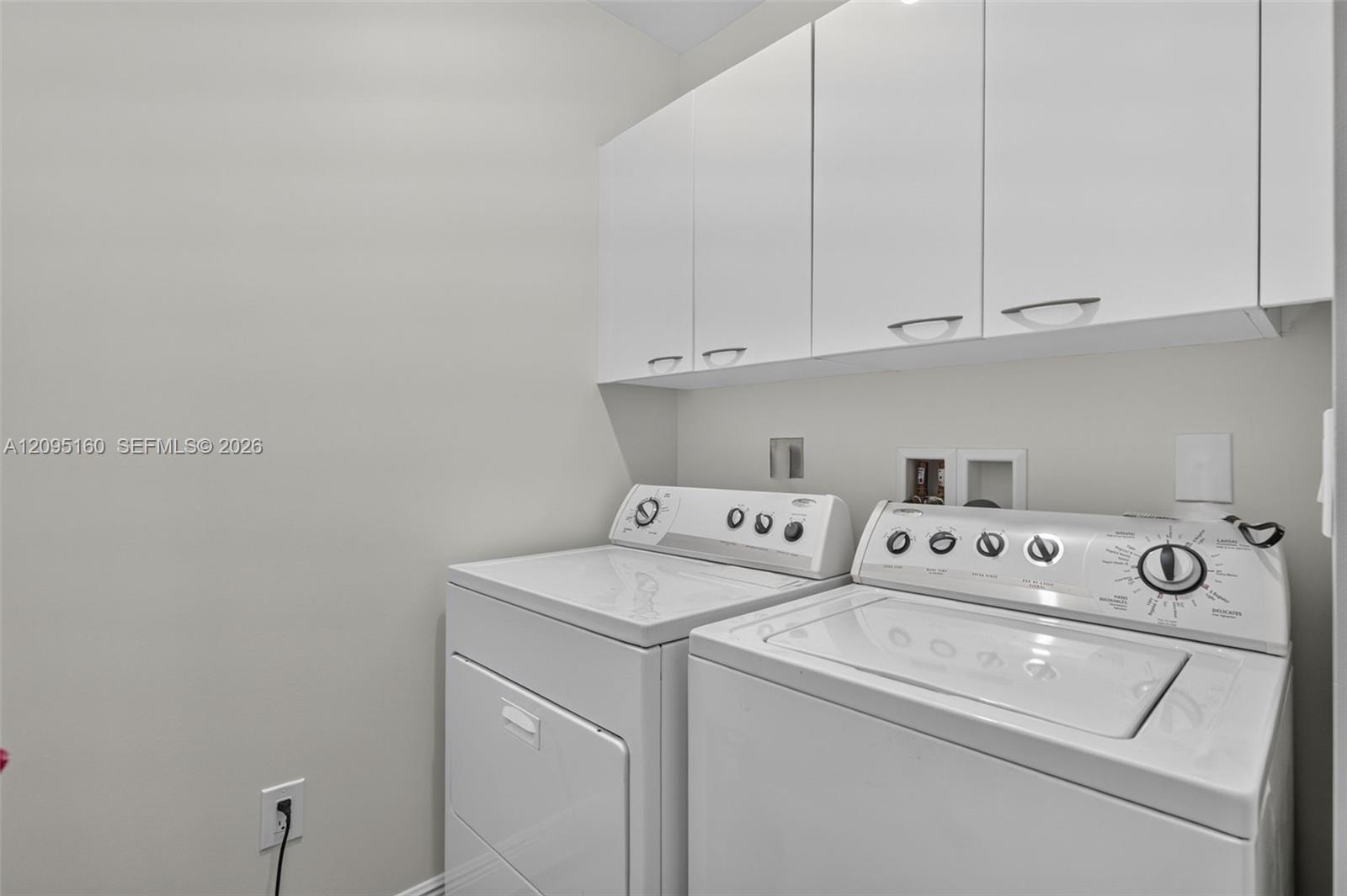 See details 2606 3 / 4 2327 sq. ft. $ 2026-09-24 0 Photo