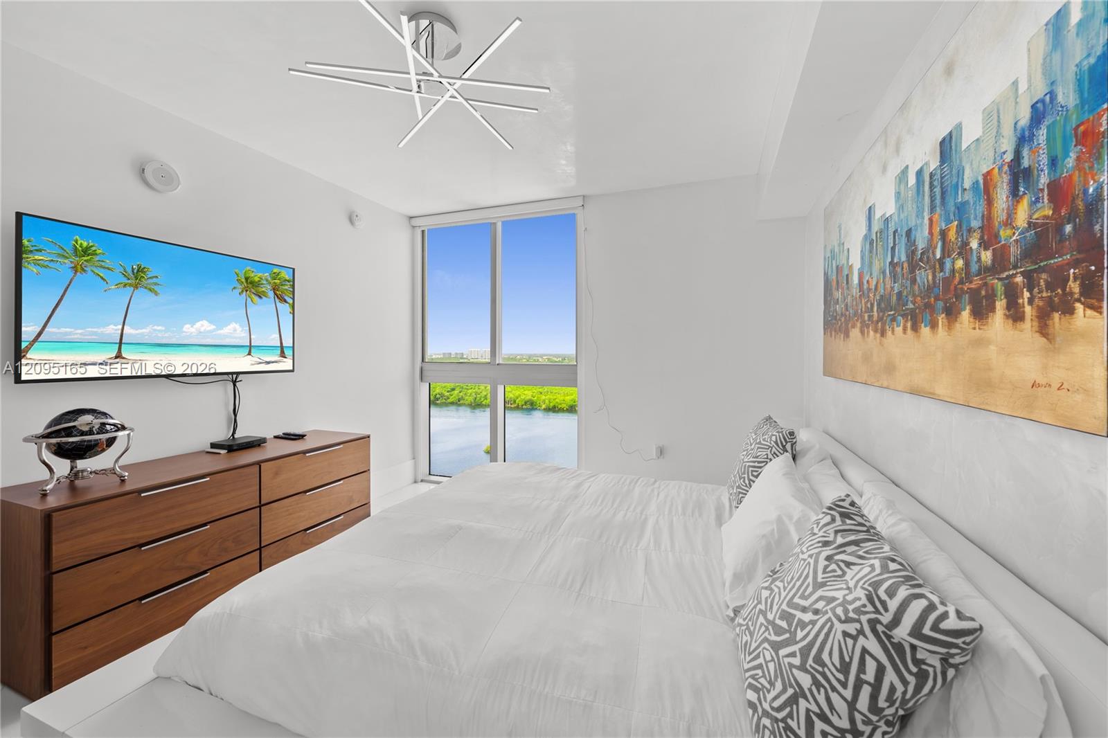 See details 5-2302 3 / 4 1892 sq. ft. $ 2026-09-24 0 Photo