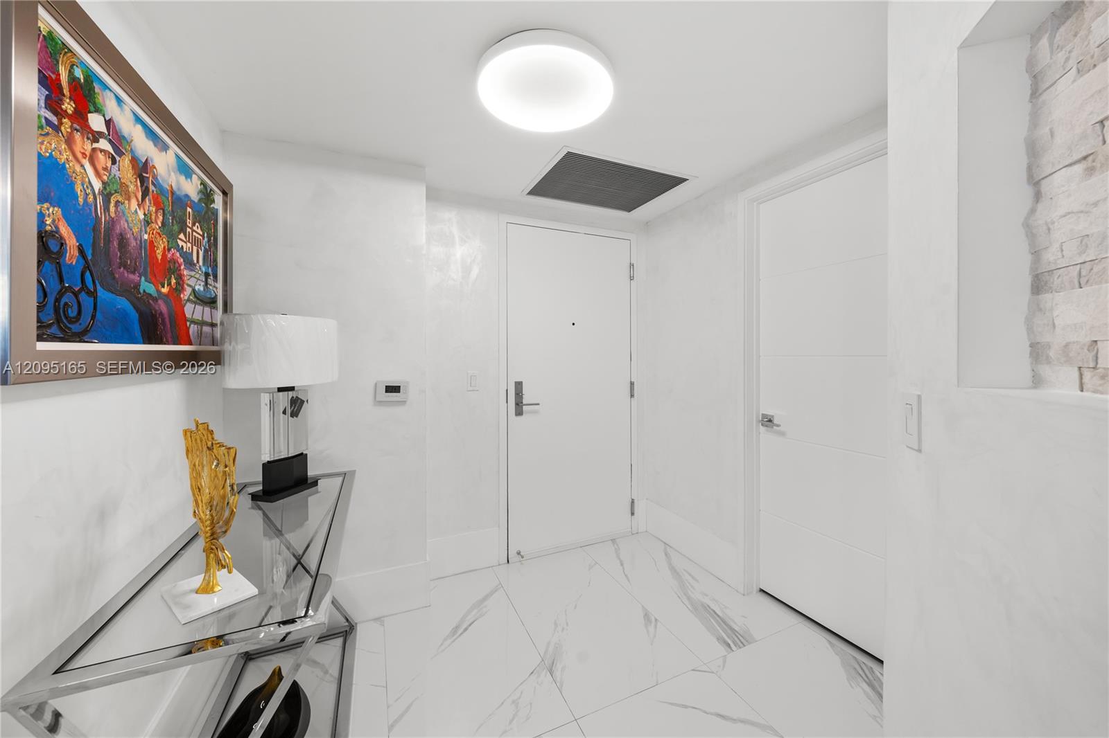 See details 5-2302 3 / 4 1892 sq. ft. $ 2026-09-24 0 Photo