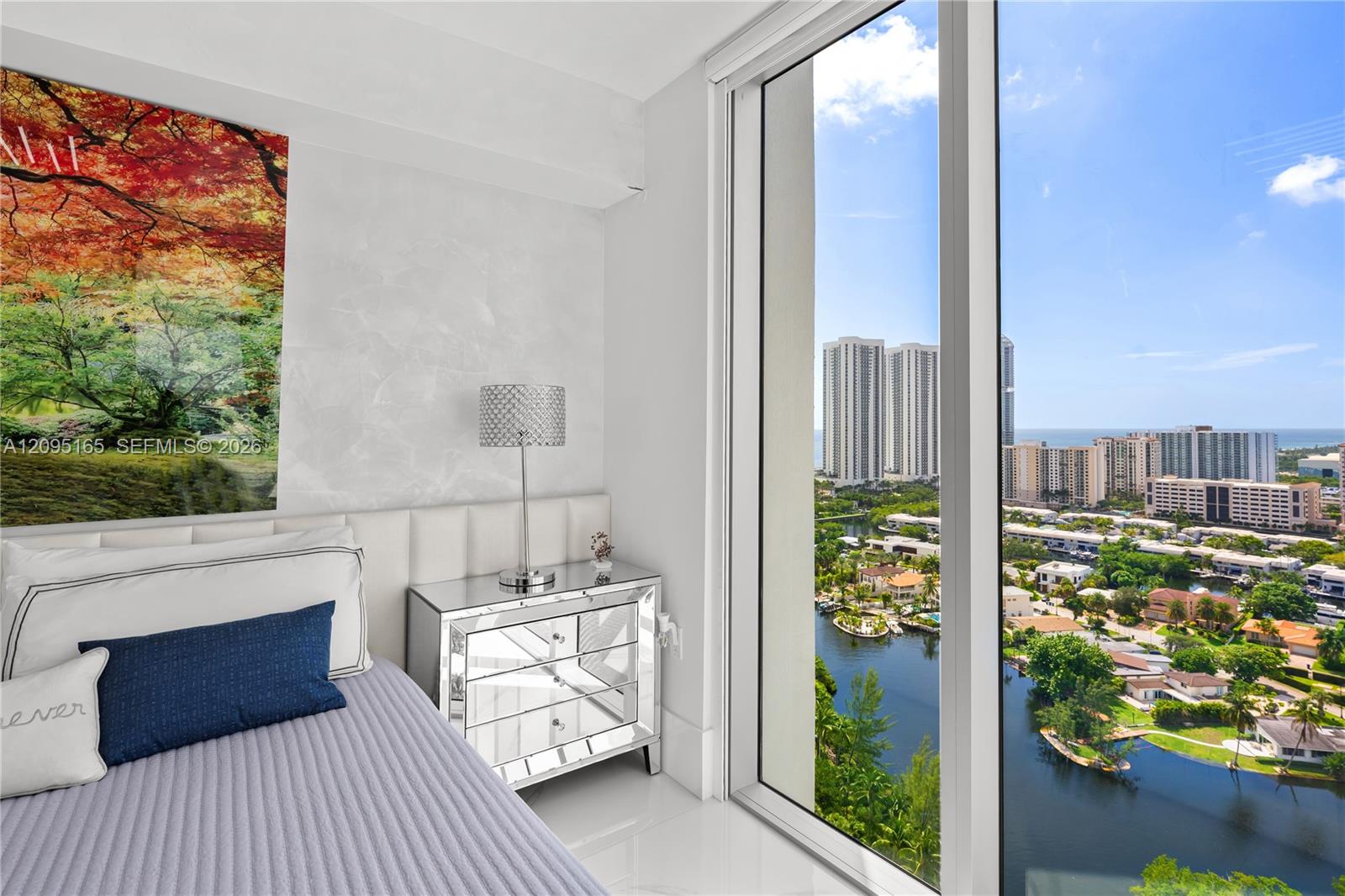 See details 5-2302 3 / 4 1892 sq. ft. $ 2026-09-24 0 Photo