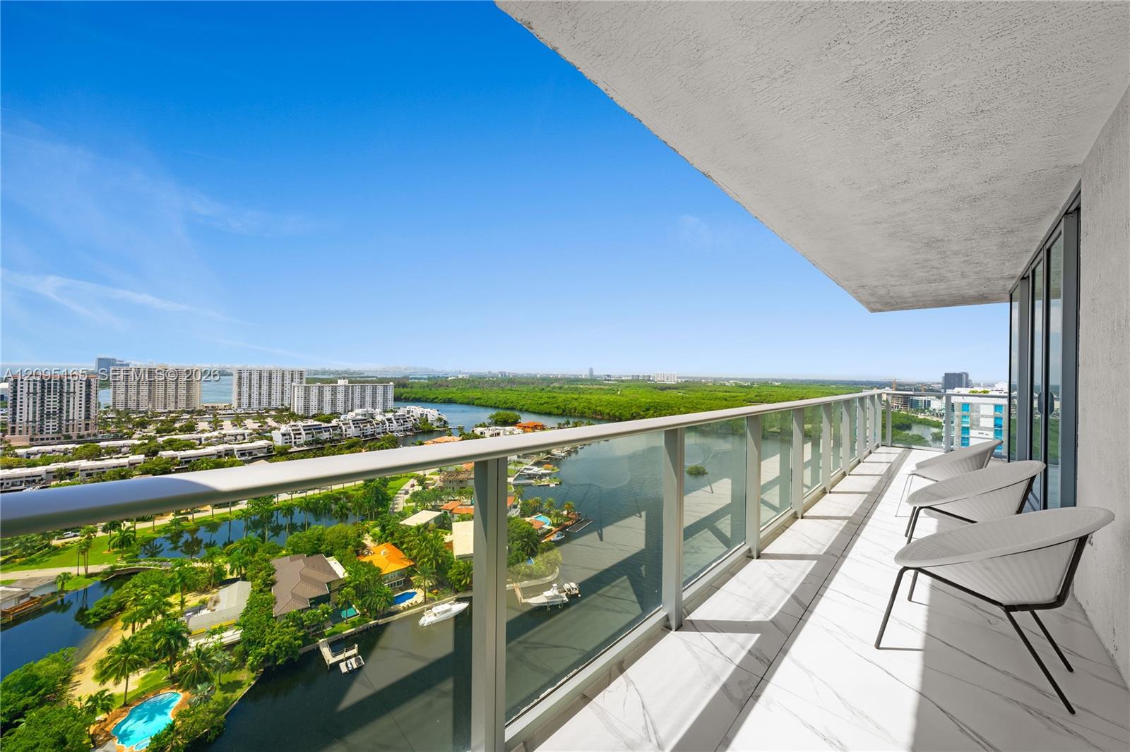 See details 5-2302 3 / 4 1892 sq. ft. $ 2026-09-24 0 Photo