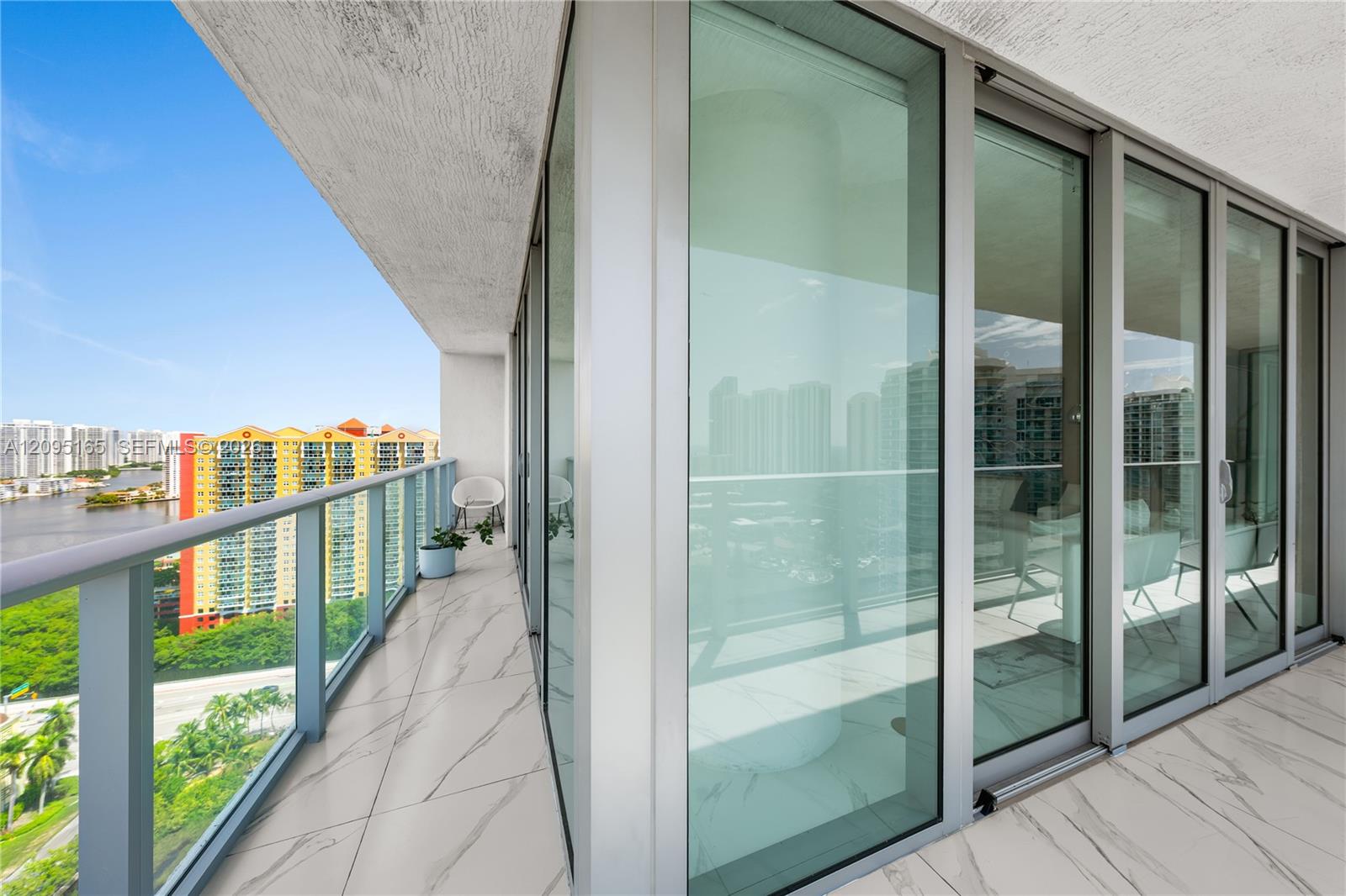 See details 5-2302 3 / 4 1892 sq. ft. $ 2026-09-24 0 Photo