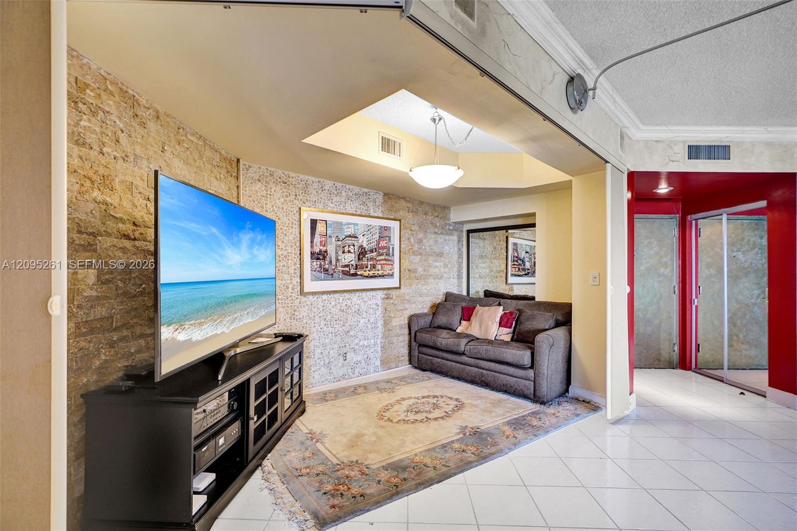 Ver detalles 2304 2 / 2 1607 sq. ft. $ 2026-09-24 0 foto