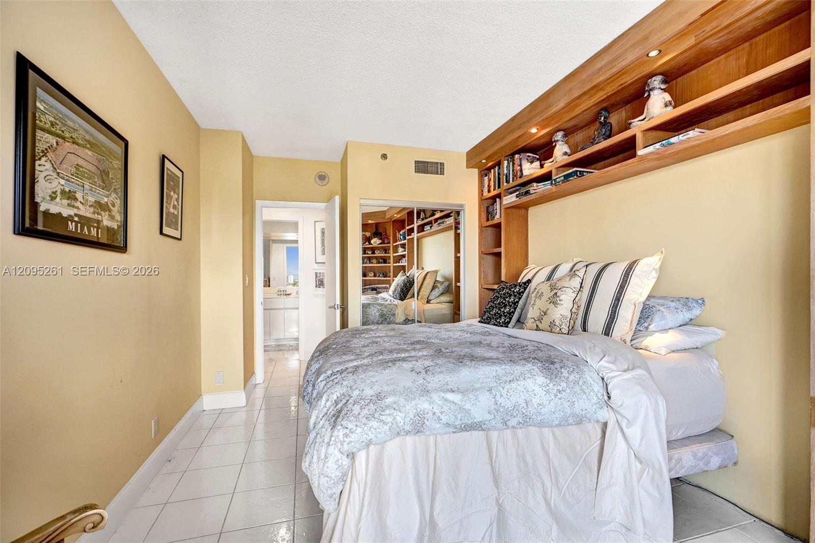 Ver detalles 2304 2 / 2 1607 sq. ft. $ 2026-09-24 0 foto
