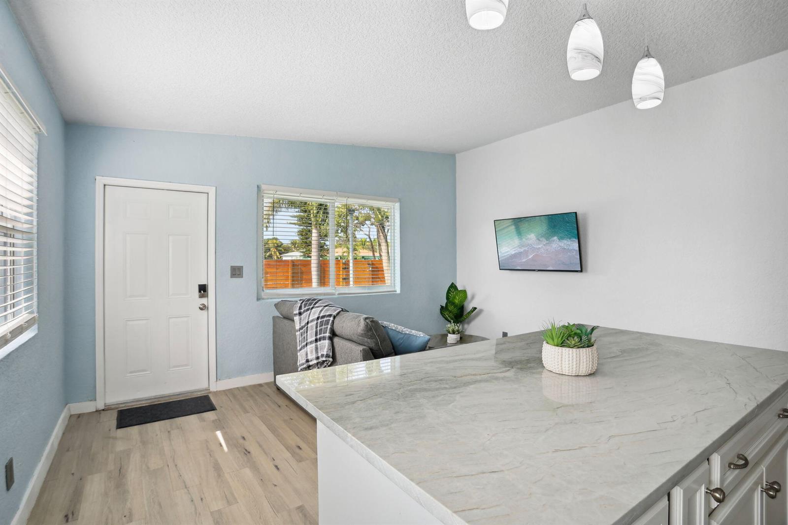 See details / 0 2944 sq. ft. $ 2026-09-25 0 Photo