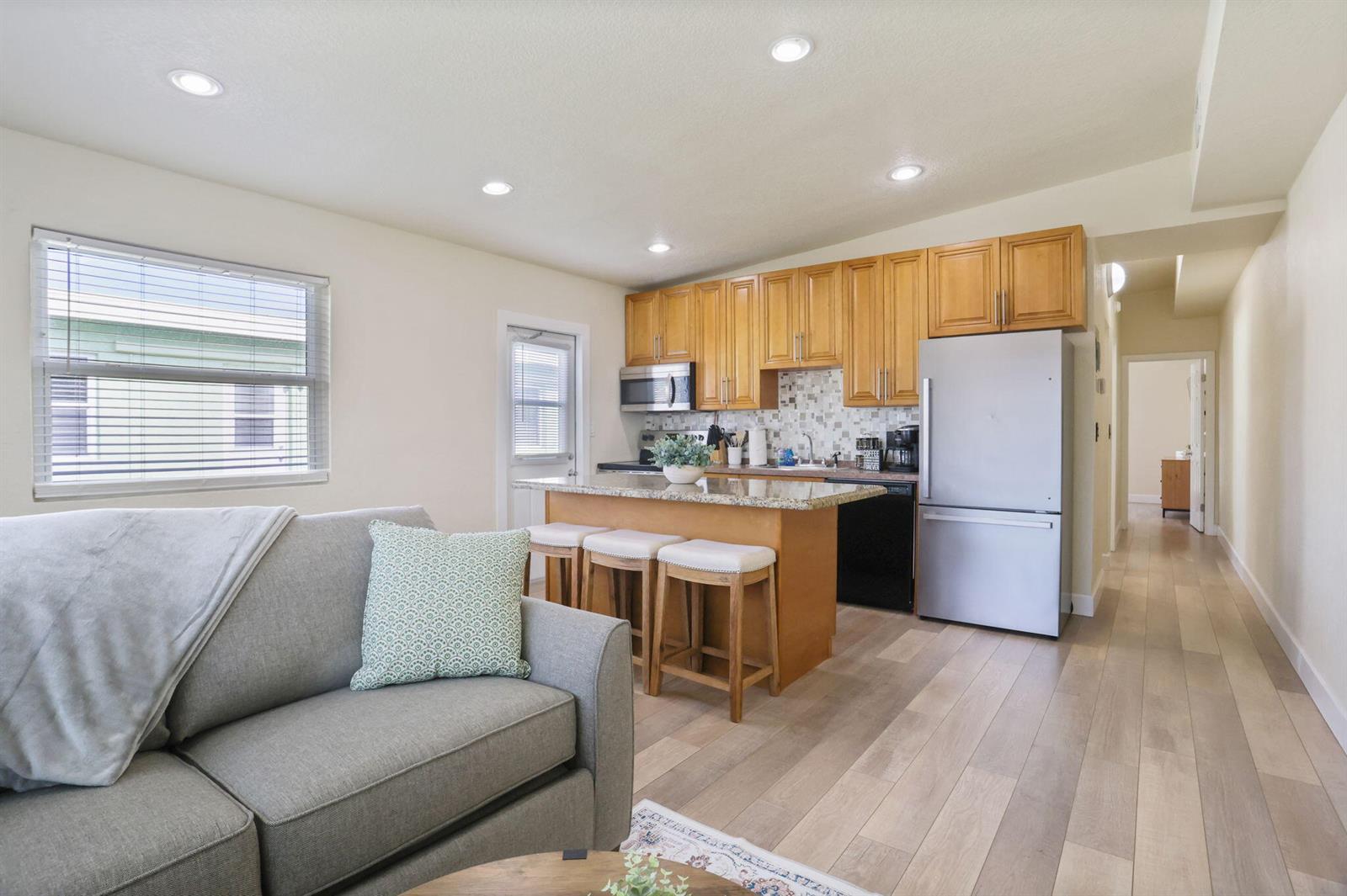 See details / 0 2944 sq. ft. $ 2026-09-25 0 Photo