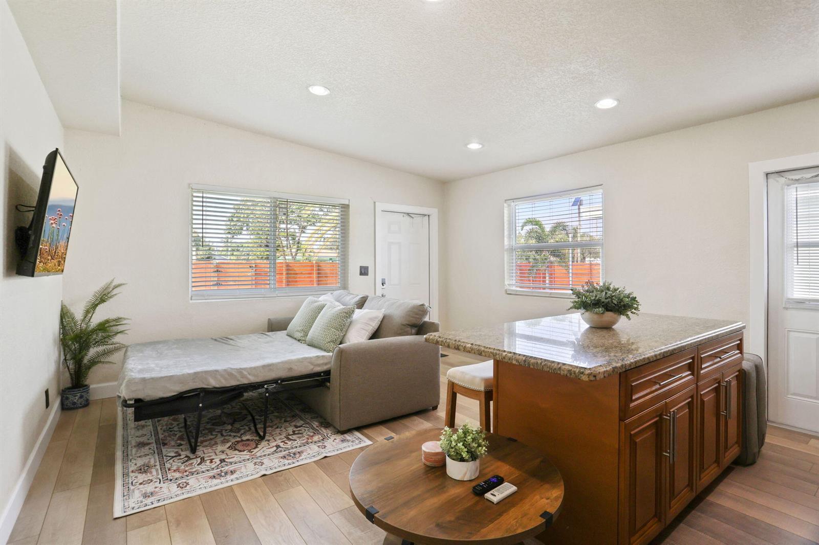See details / 0 2944 sq. ft. $ 2026-09-25 0 Photo