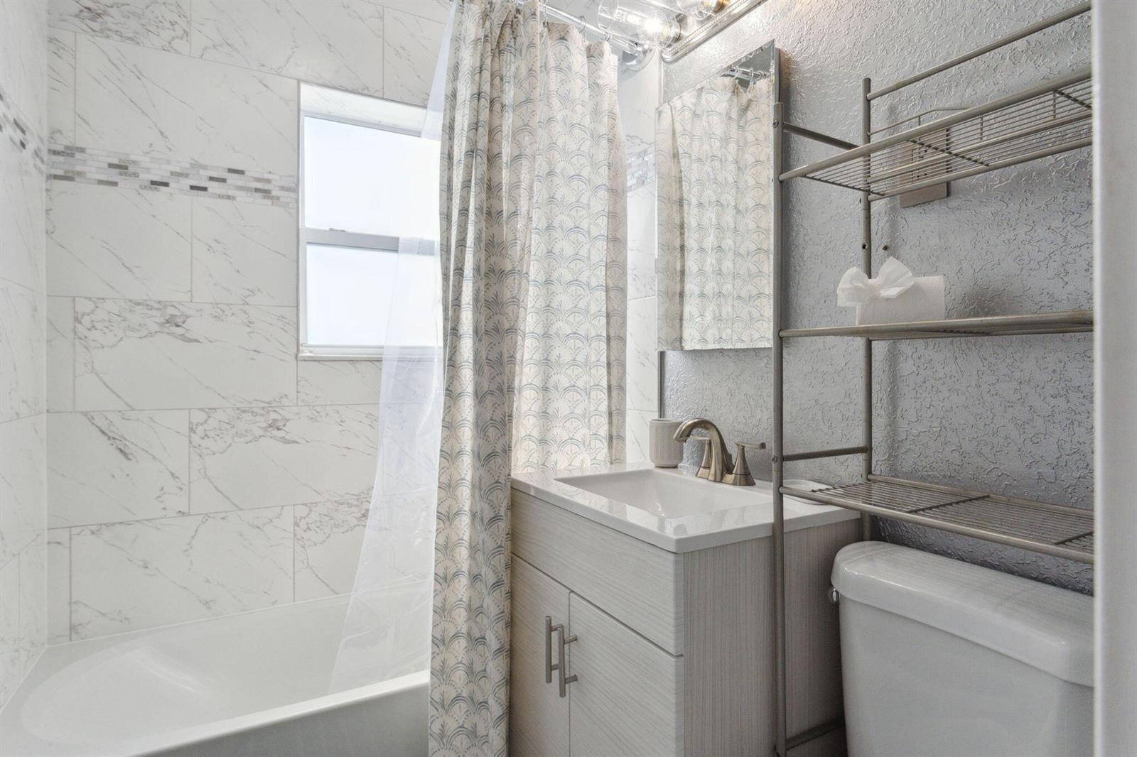See details / 0 2944 sq. ft. $ 2026-09-25 0 Photo