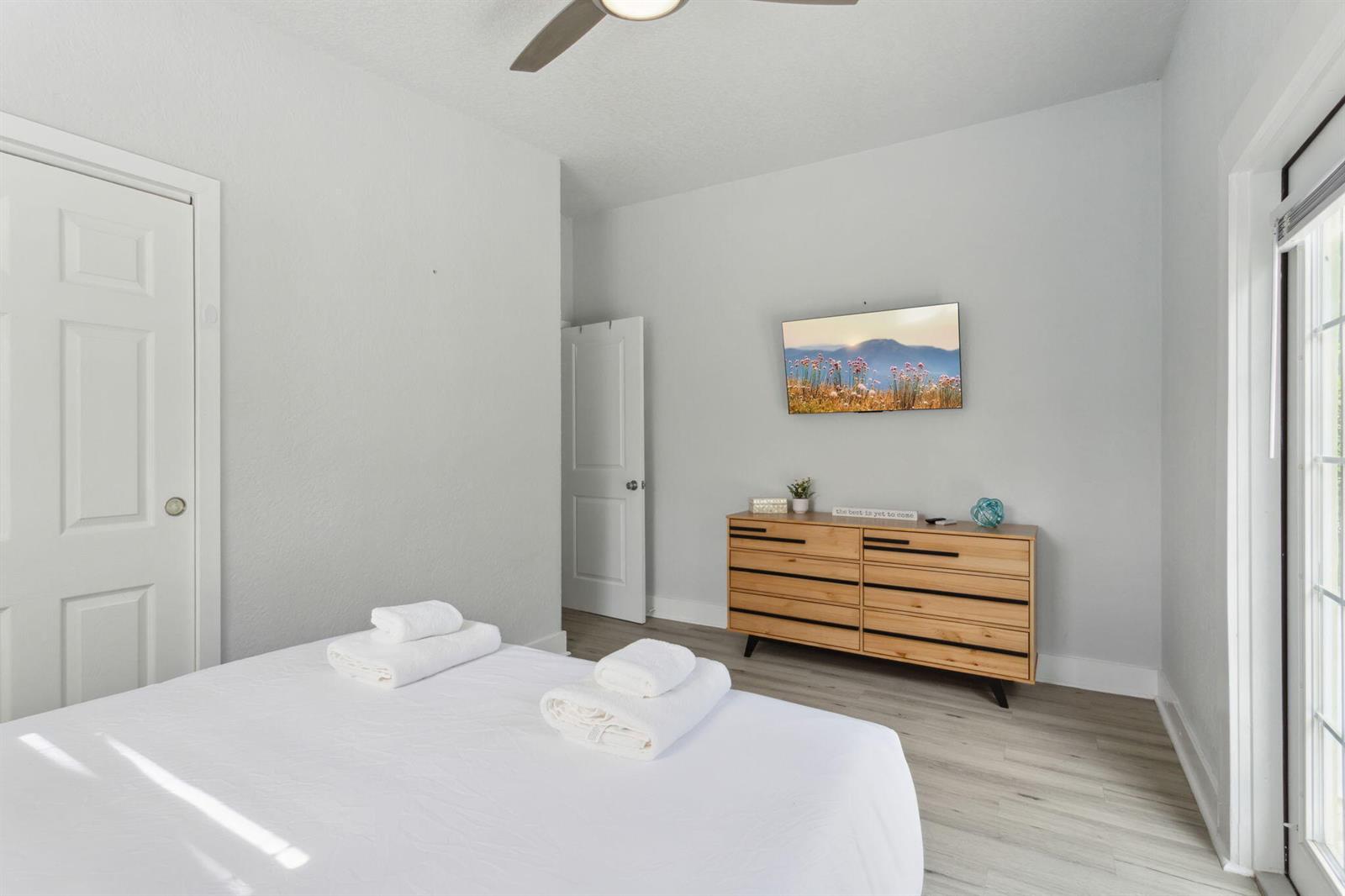 See details / 0 2944 sq. ft. $ 2026-09-25 0 Photo
