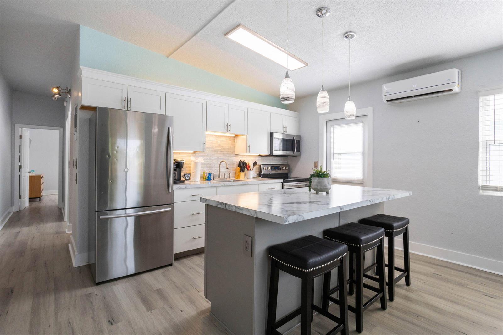 See details / 0 2944 sq. ft. $ 2026-09-25 0 Photo