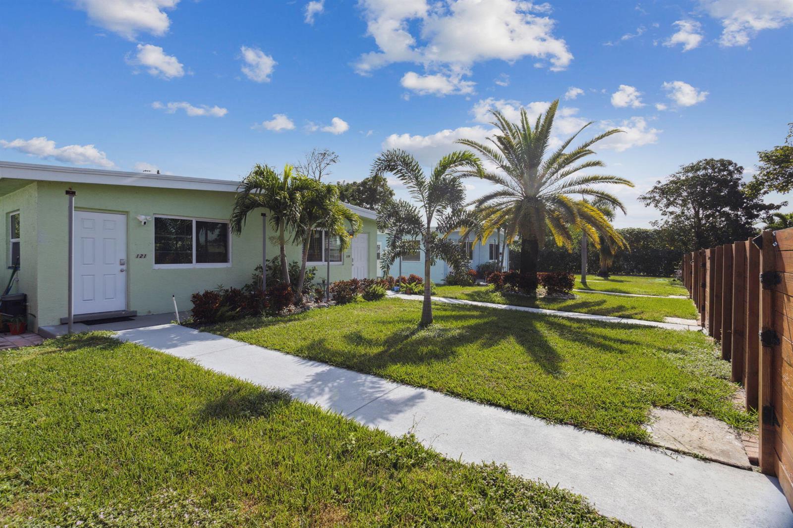 See details / 0 2944 sq. ft. $ 2026-09-25 0 Photo