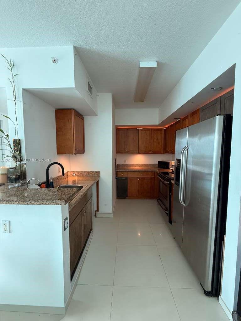 809 2 / 2 829 sq. ft. $ 2026-10-06 0 Photo