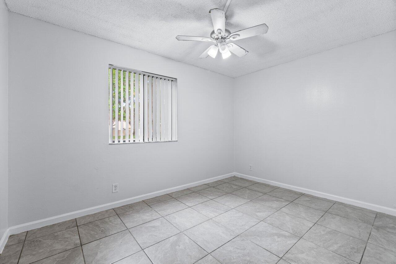   / 0 4000 sq. ft. $ 2026-09-25 0 Photo