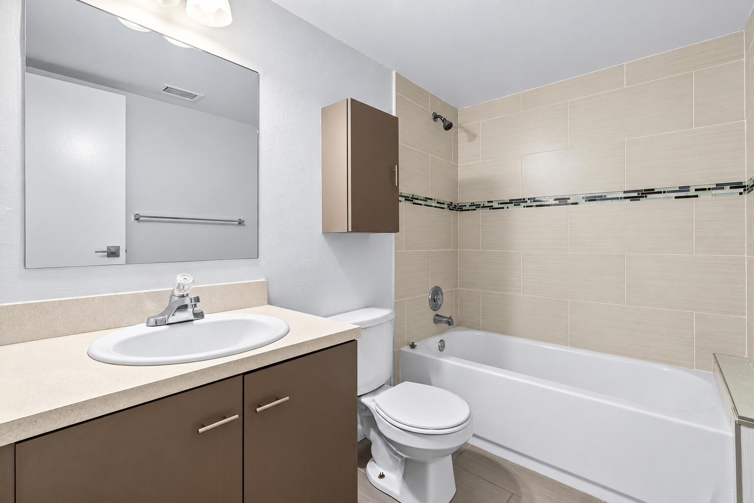   / 0 4000 sq. ft. $ 2026-09-25 0 Photo