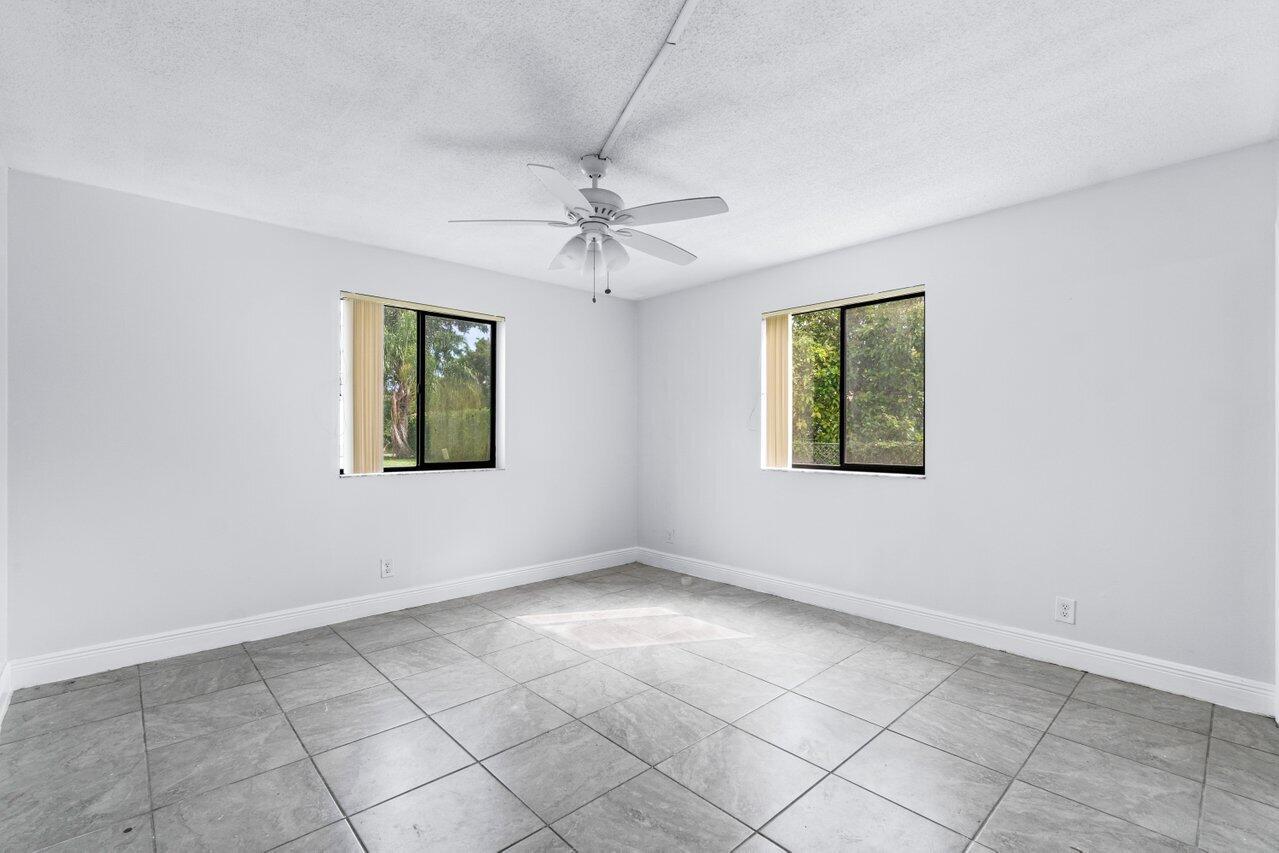   / 0 4000 sq. ft. $ 2026-09-25 0 Photo