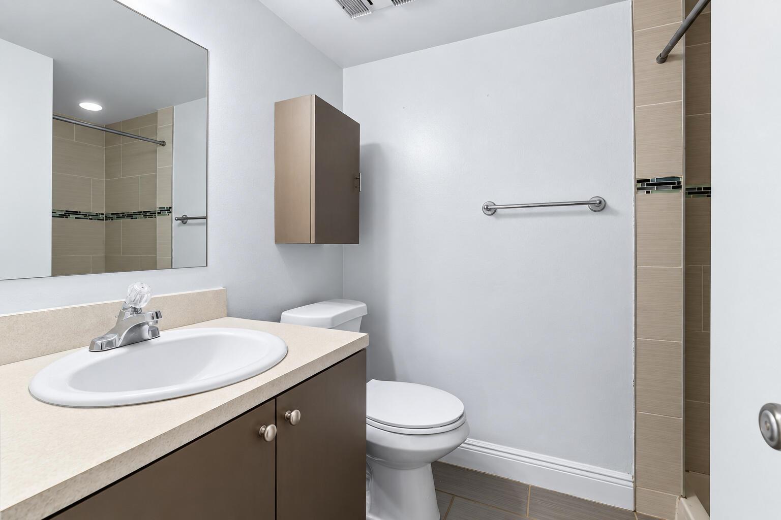   / 0 4000 sq. ft. $ 2026-09-25 0 Photo