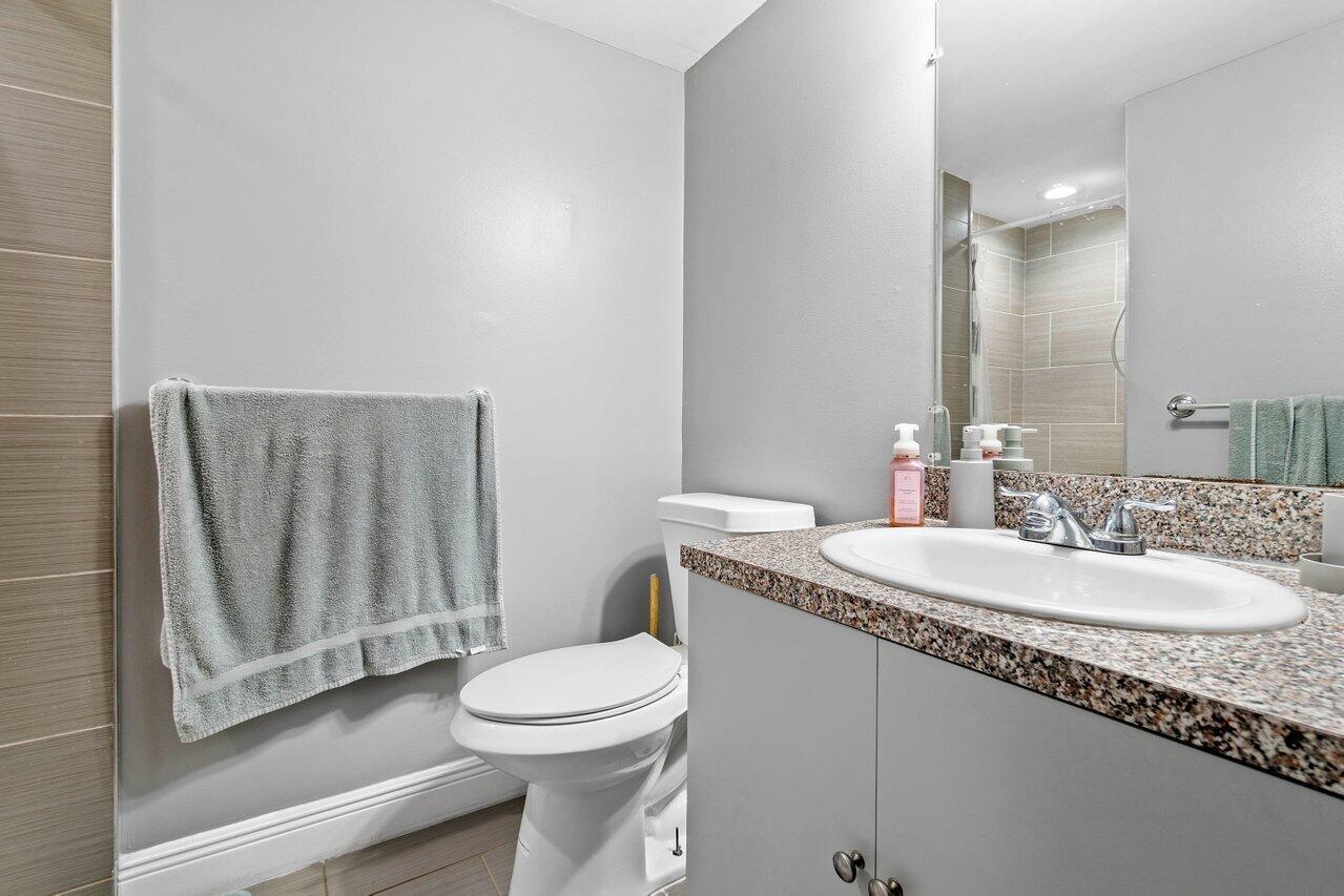   / 0 4000 sq. ft. $ 2026-09-25 0 Photo