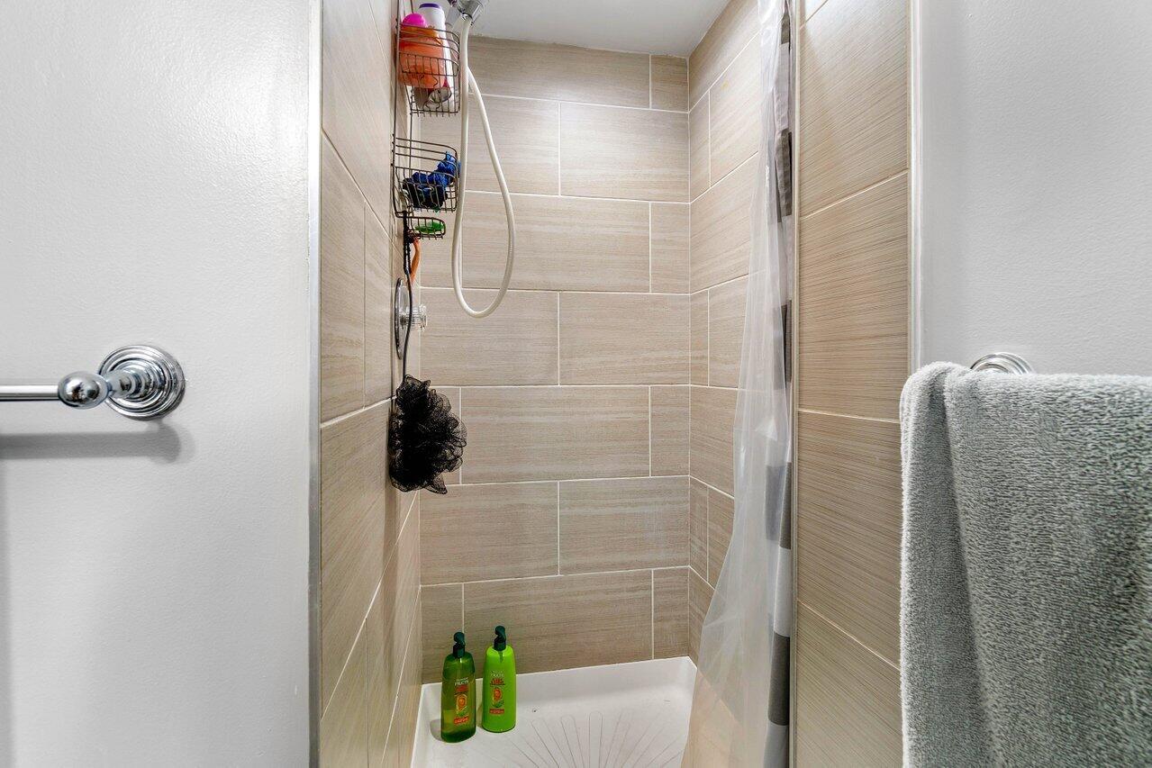   / 0 4000 sq. ft. $ 2026-09-25 0 Photo