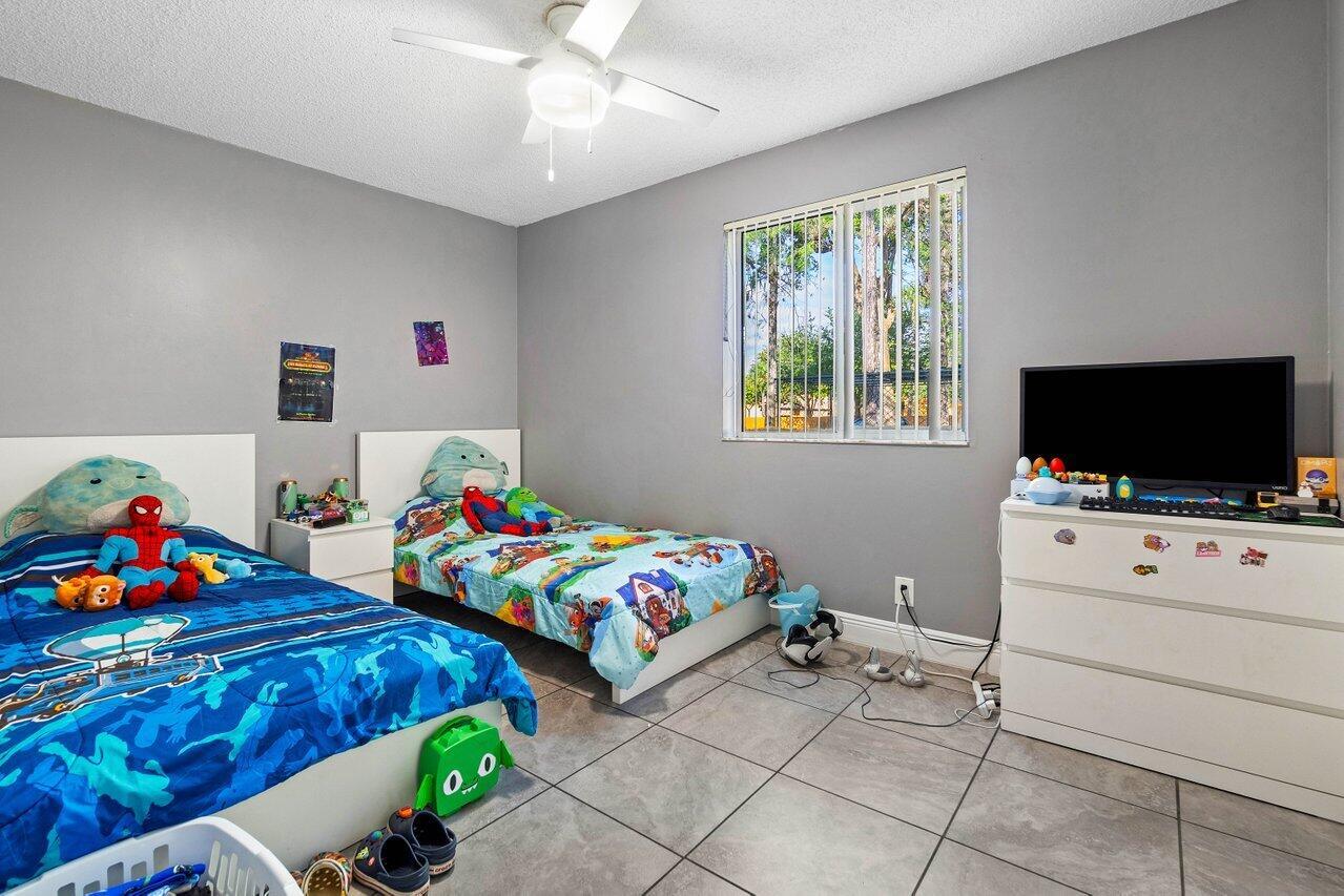   / 0 4000 sq. ft. $ 2026-09-25 0 Photo