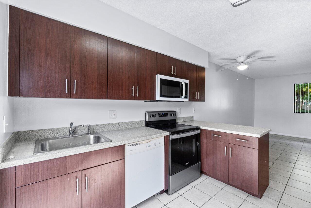   / 0 4000 sq. ft. $ 2026-09-25 0 Photo