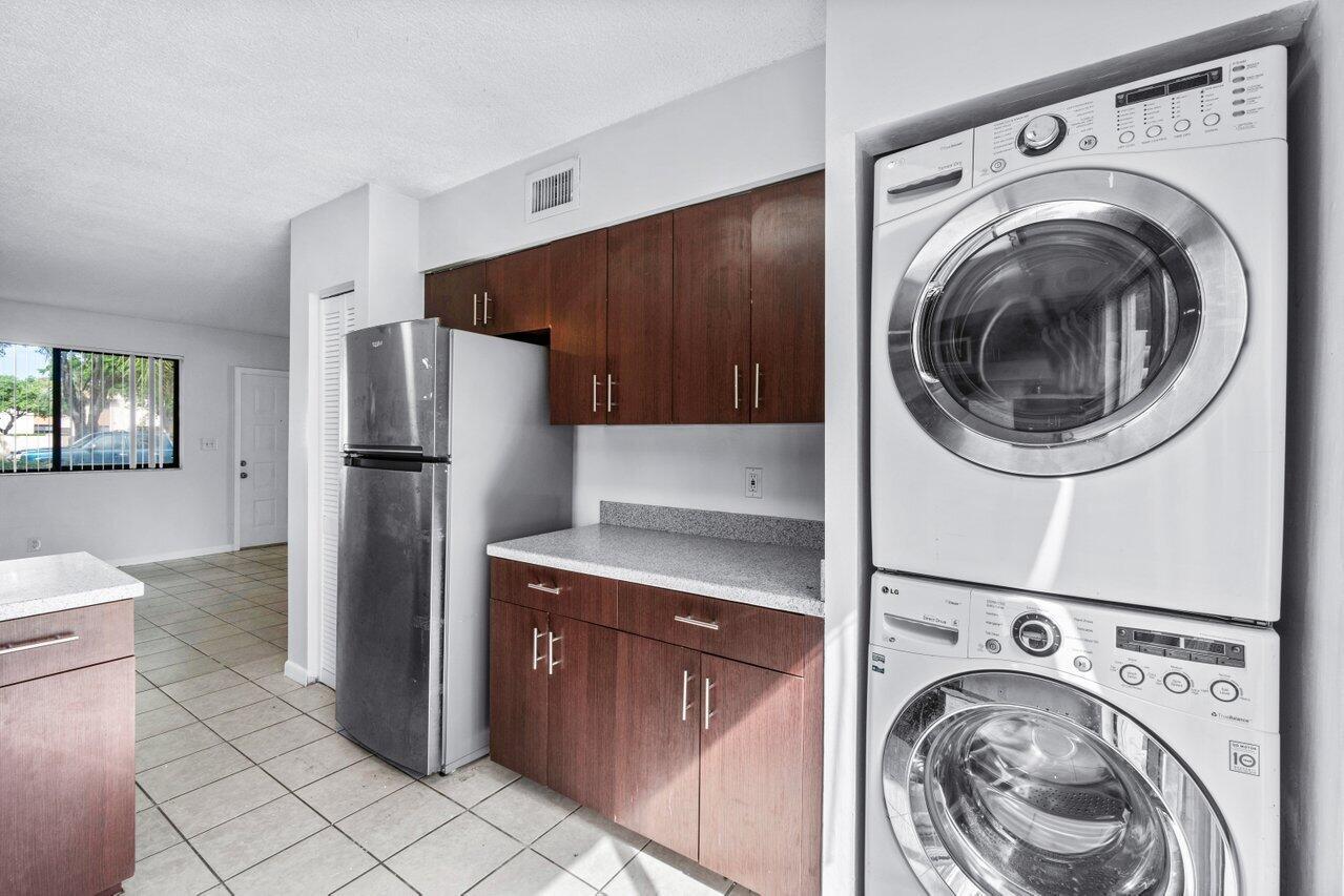   / 0 4000 sq. ft. $ 2026-09-25 0 Photo
