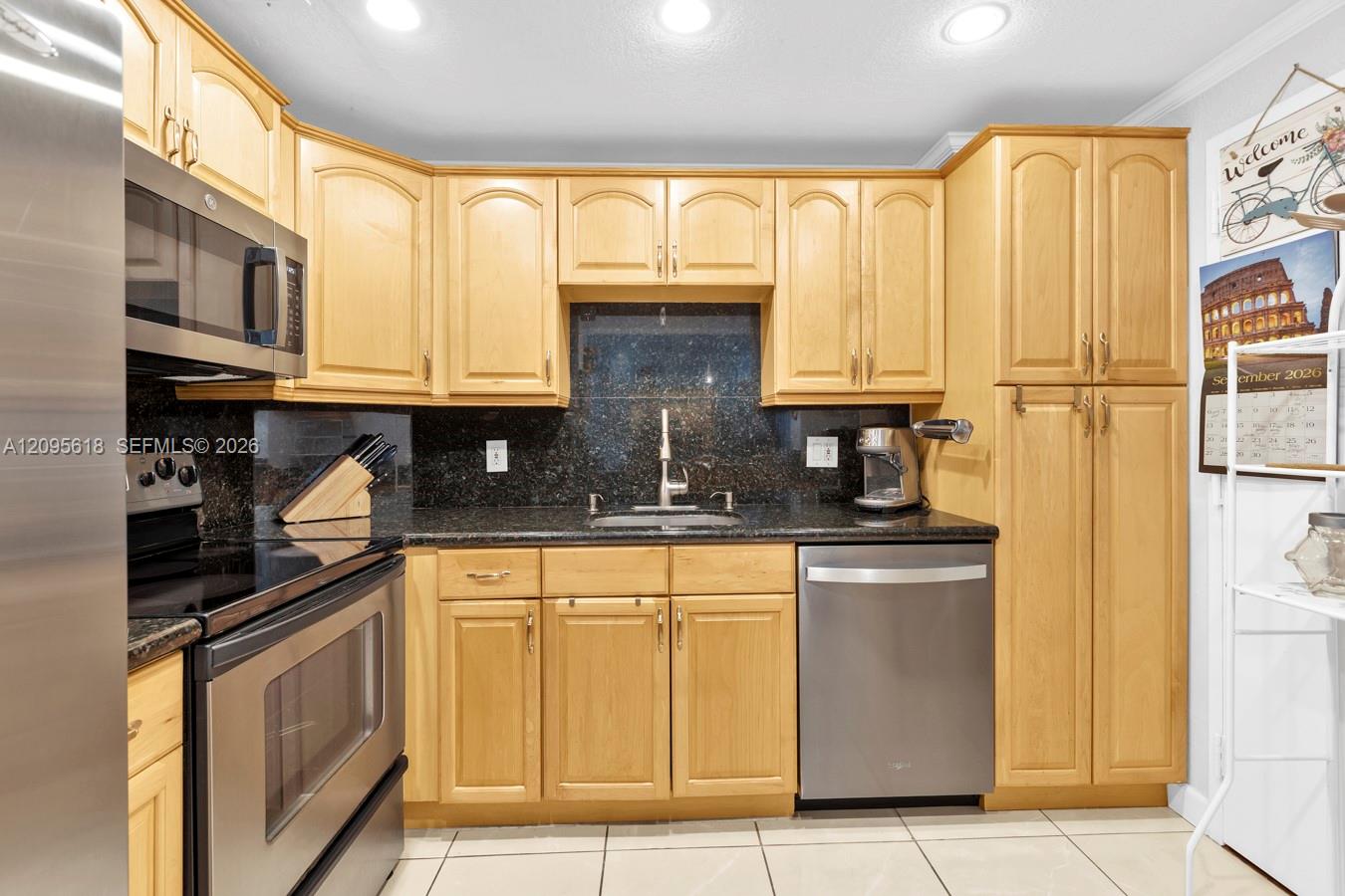 See details 10G 2 / 2 1240 sq. ft. $ 2026-09-25 0 Photo