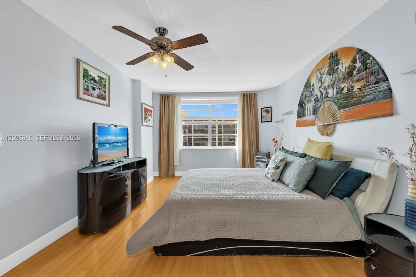 See details 10G 2 / 2 1240 sq. ft. $ 2026-09-25 0 Photo