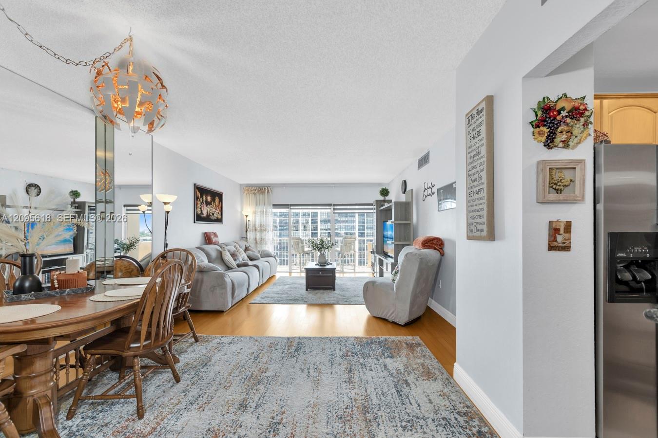 See details 10G 2 / 2 1240 sq. ft. $ 2026-09-25 0 Photo