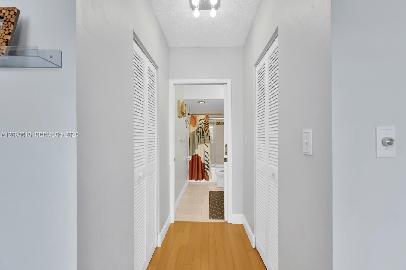 See details 10G 2 / 2 1240 sq. ft. $ 2026-09-25 0 Photo