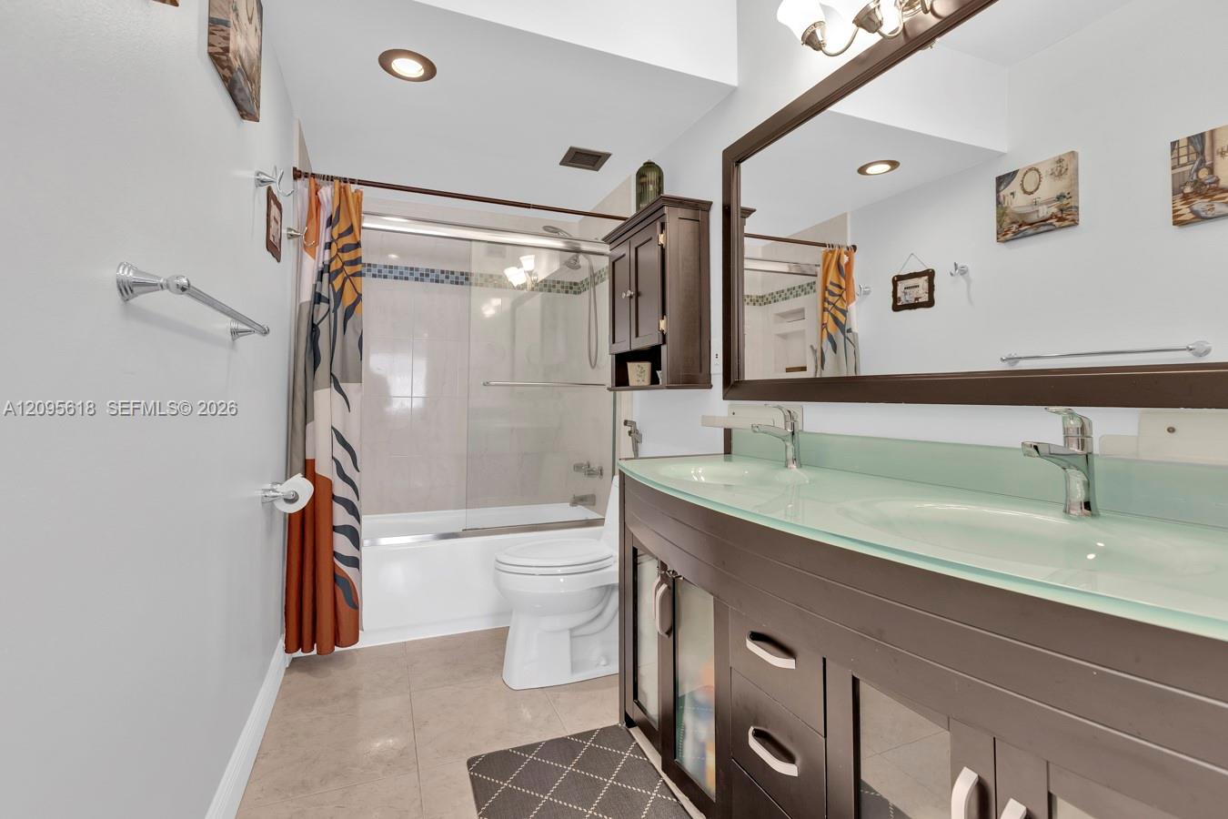 See details 10G 2 / 2 1240 sq. ft. $ 2026-09-25 0 Photo
