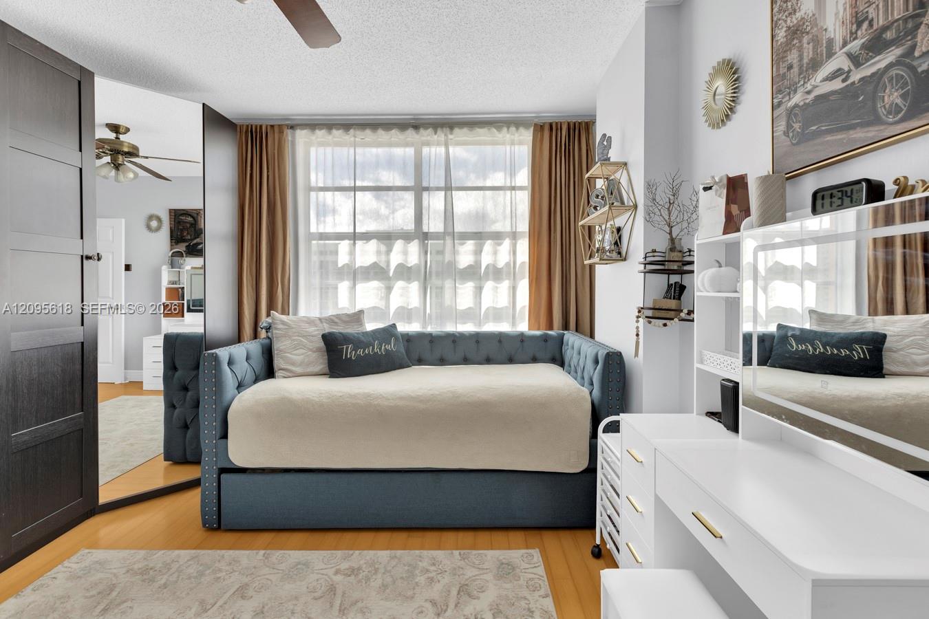 See details 10G 2 / 2 1240 sq. ft. $ 2026-09-25 0 Photo