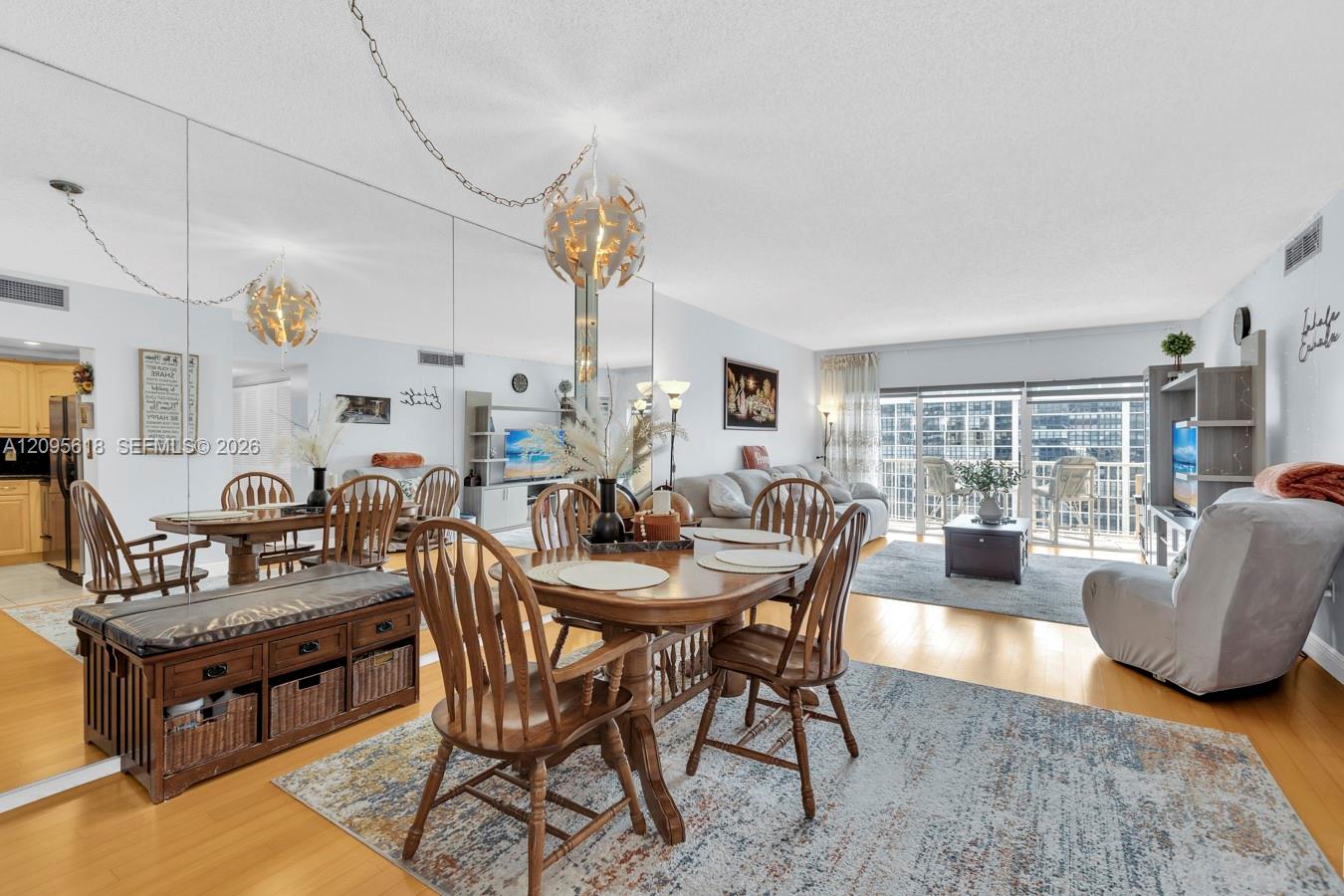 See details 10G 2 / 2 1240 sq. ft. $ 2026-09-25 0 Photo