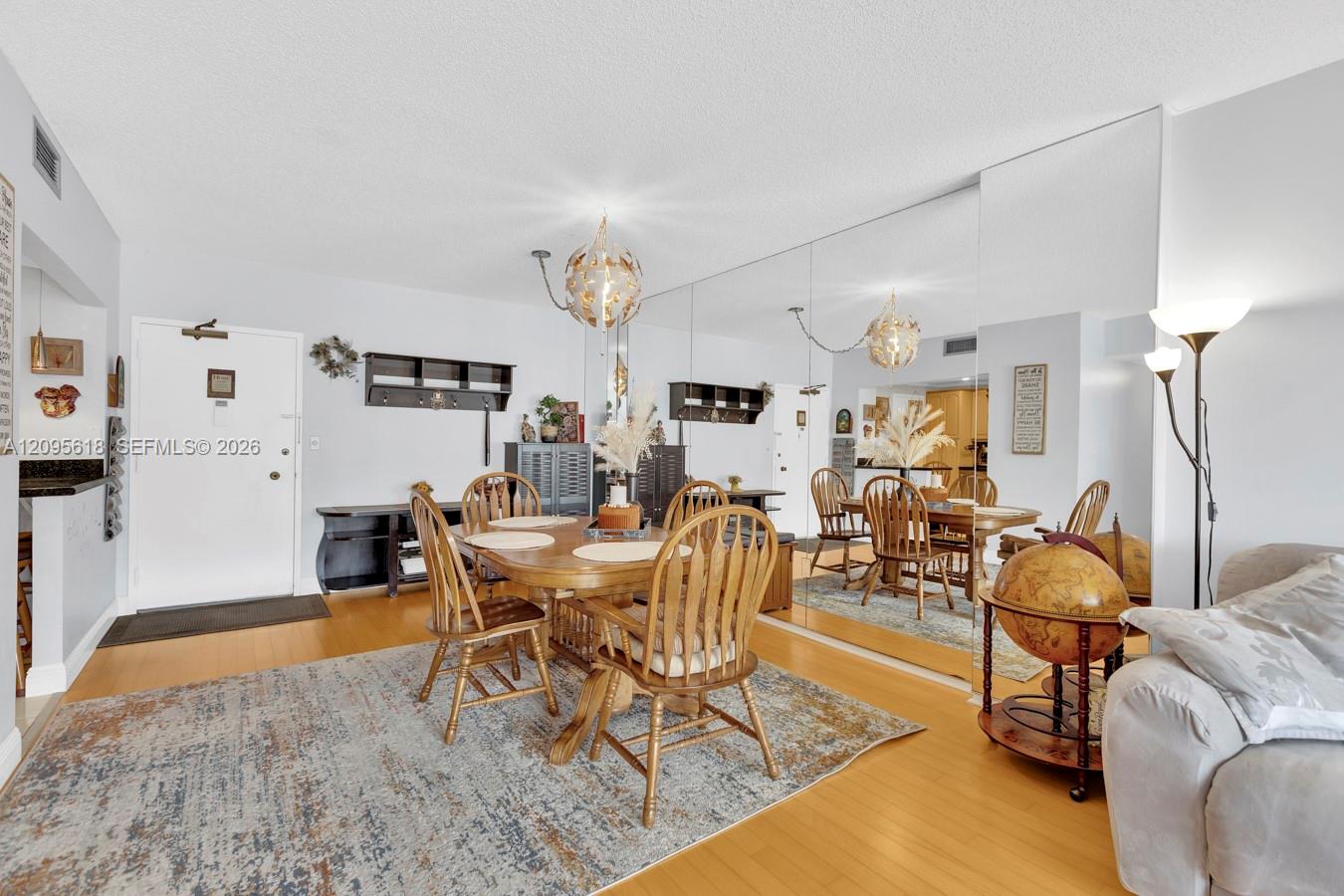 See details 10G 2 / 2 1240 sq. ft. $ 2026-09-25 0 Photo