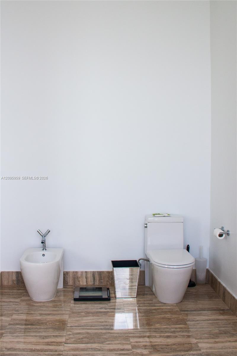 Ver detalles 4306 2 / 4 2558 sq. ft. $ 2026-09-25 0 foto