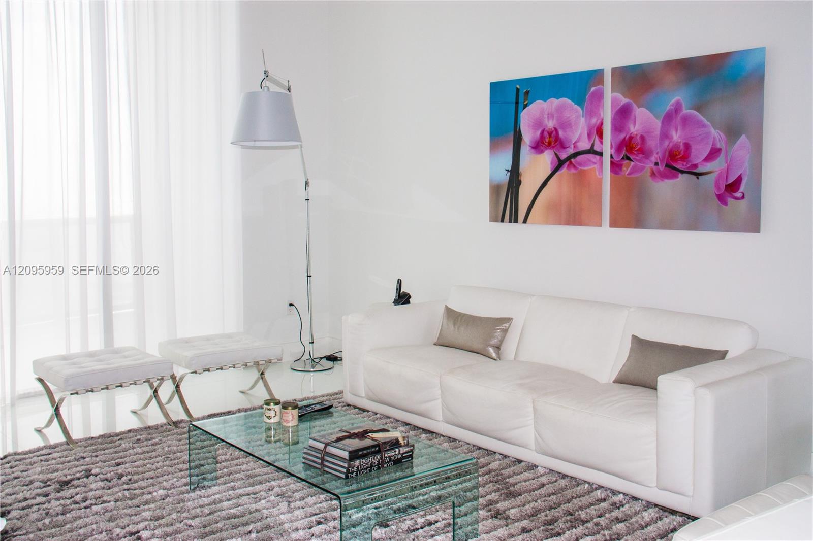 Ver detalles 4306 2 / 4 2558 sq. ft. $ 2026-09-25 0 foto