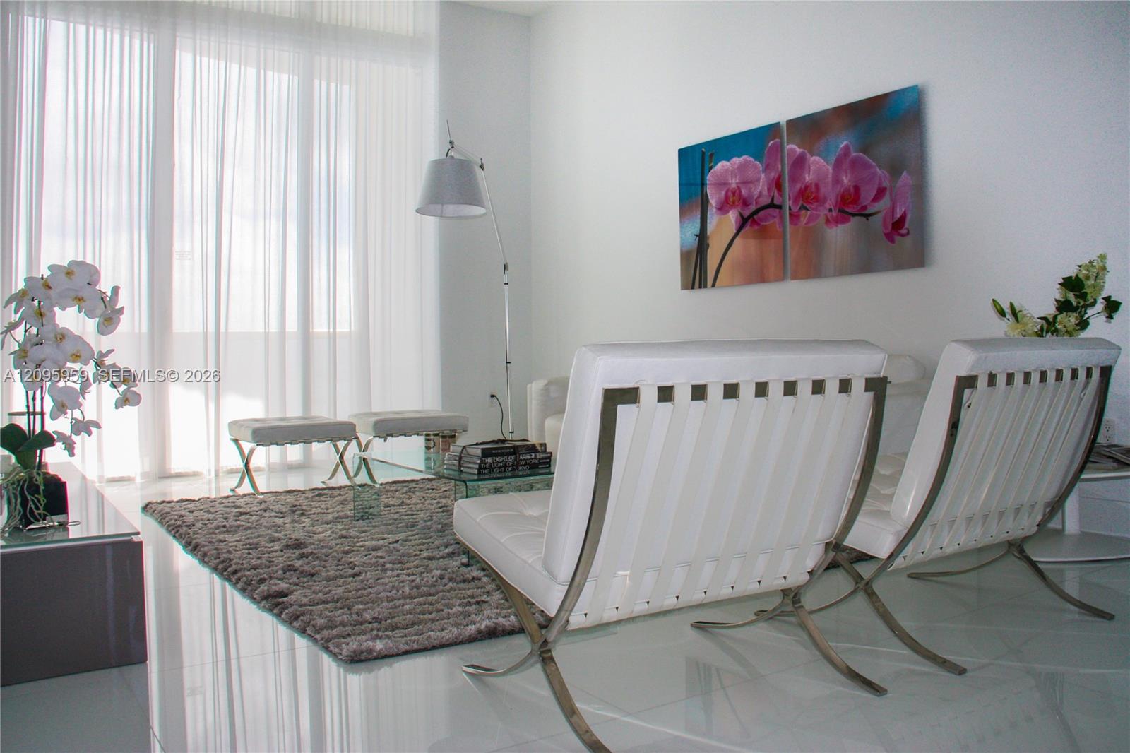 Ver detalles 4306 2 / 4 2558 sq. ft. $ 2026-09-25 0 foto