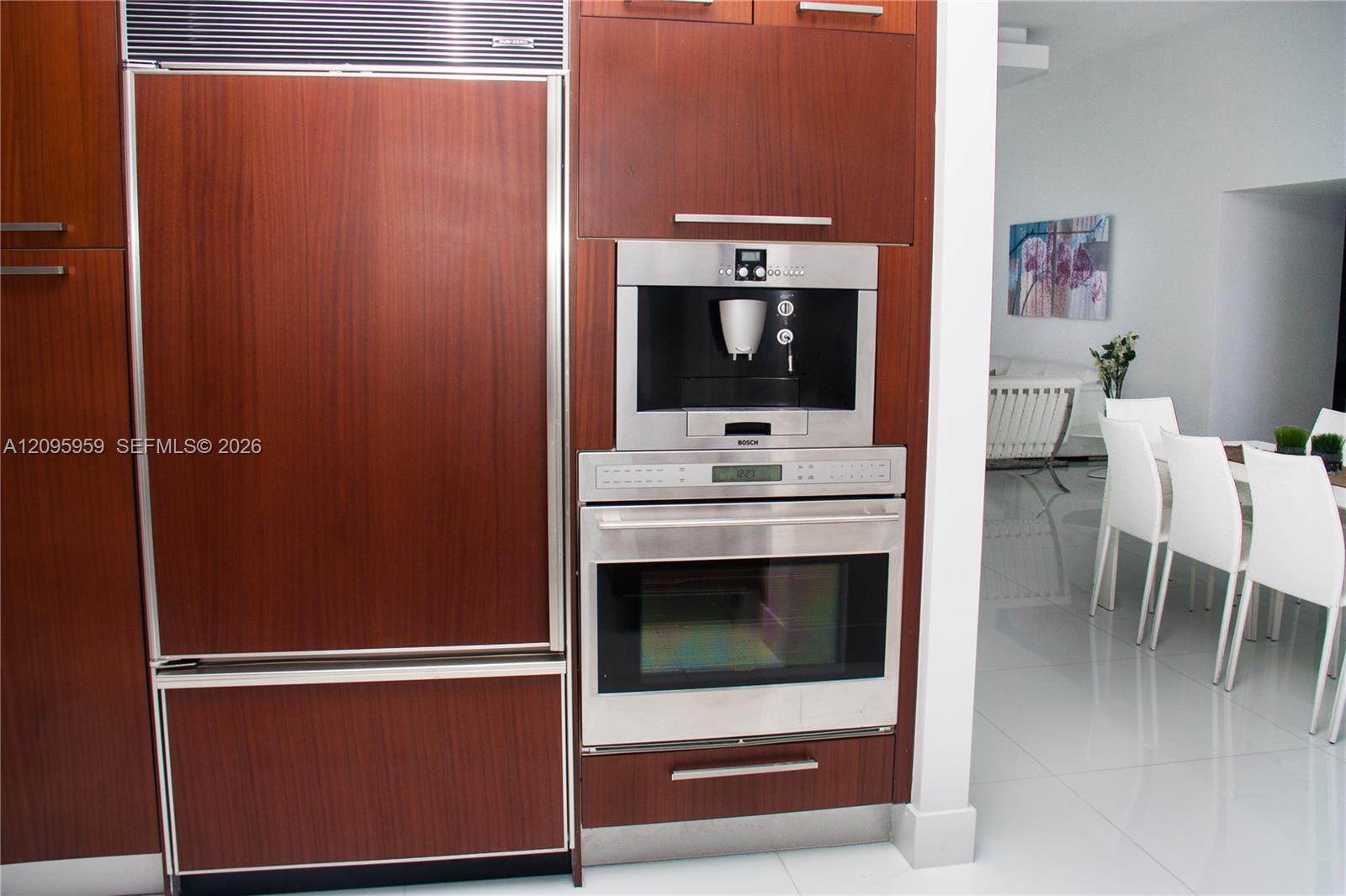 Ver detalles 4306 2 / 4 2558 sq. ft. $ 2026-09-25 0 foto